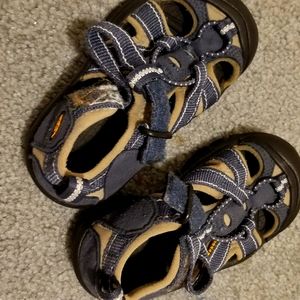 Blue & Tan Toddler Keen Water Shoes-Sz 8
